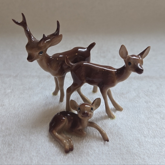 Set of 3 Hagen Renaker Deer Family- Deer Papa, Deer Mama, Baby Lying Down - Picture 1 of 3